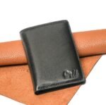 Oril Riva leather wallet in black, closed